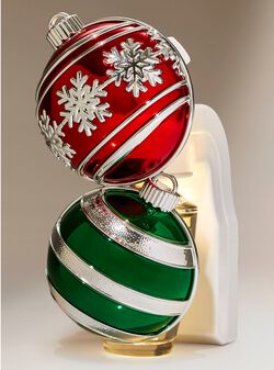 Ornament Duo Nightlight Wallflowers Fragrance Plug image number null