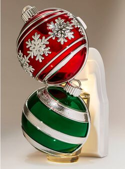 Ornament Duo Nightlight Wallflowers Fragrance Plug image number null