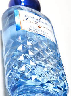 Gingham Shower Gel image number null