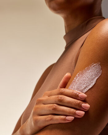 Champagne Toast Exfoliating Glow Body Scrub Exfoliating Glow Body Scrub